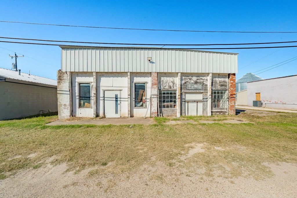 103 E Norway Street, Walnut Springs