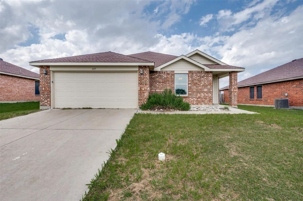 319 Quail Crossing Drive, Sanger