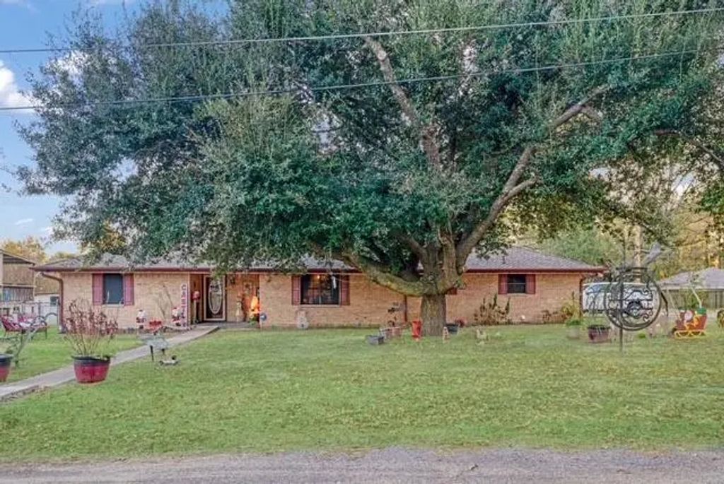 524 N Howison Street, Bogata