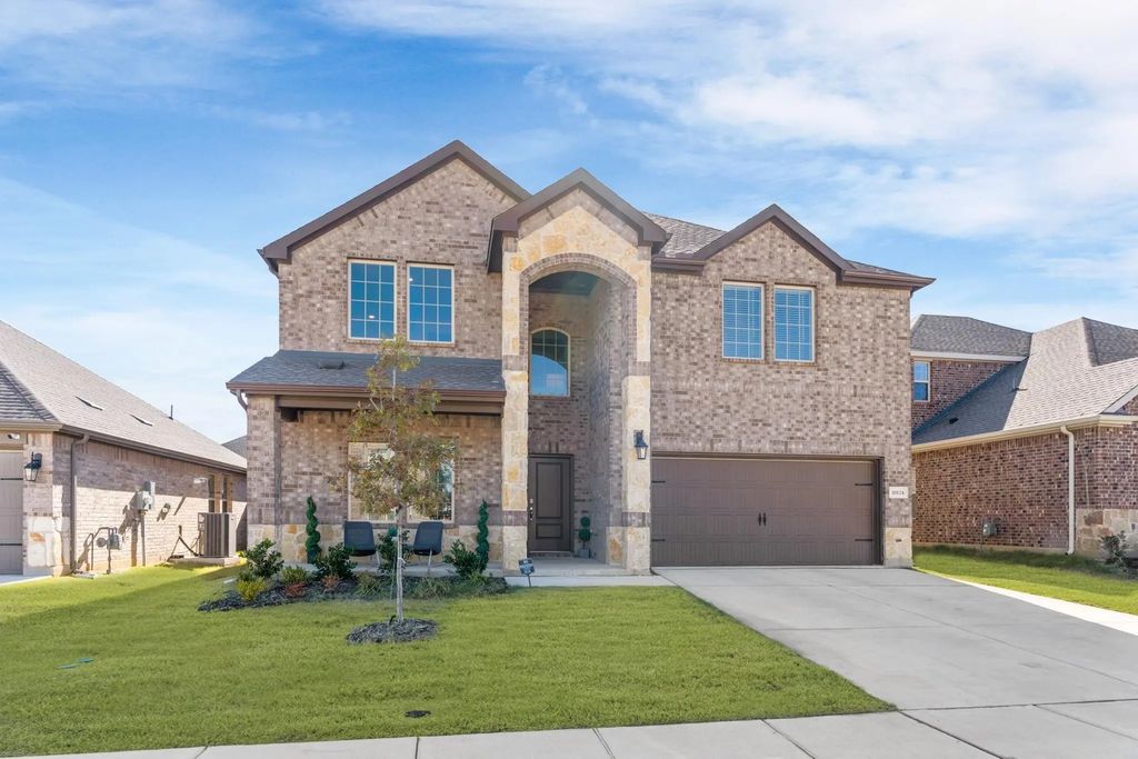 10124 High Banker Drive, Aubrey