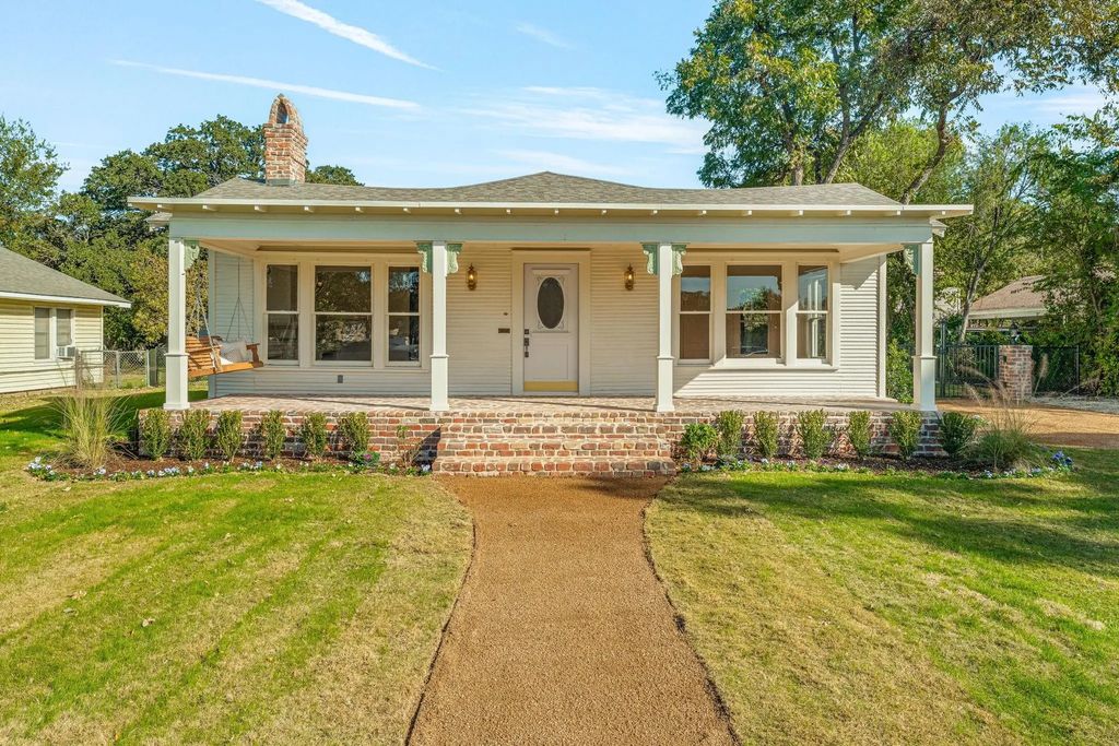 915 Cherry Street, Graham