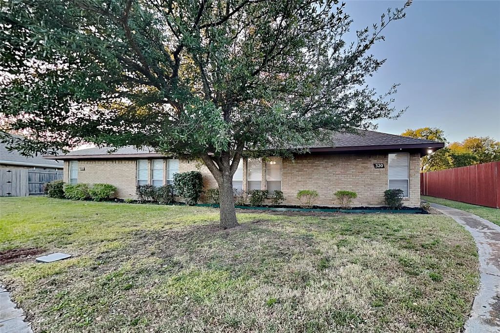 320 Candlewood Place, Richardson