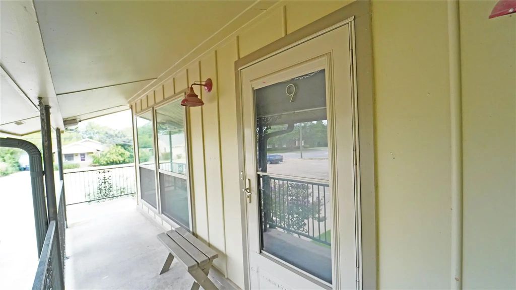 202 E Oak Street 9, Weatherford