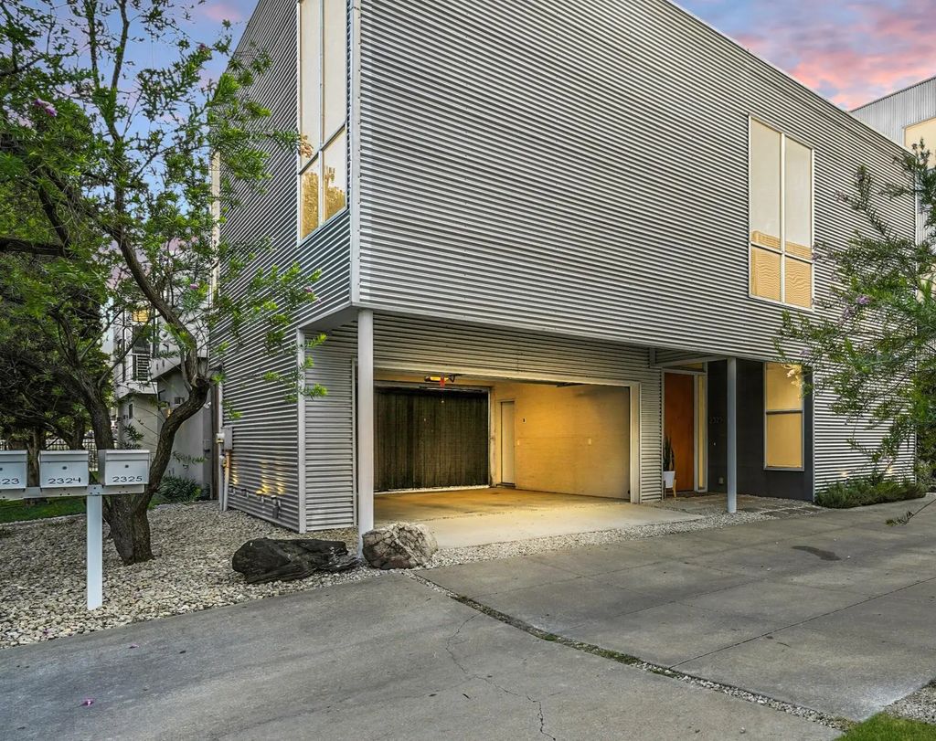 2325 Rusk Place, Dallas