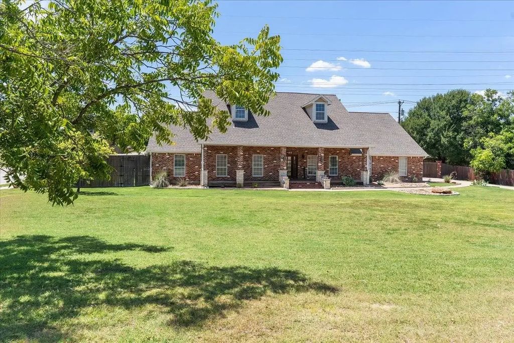 708 Canyon Creek Trail, Fort Worth