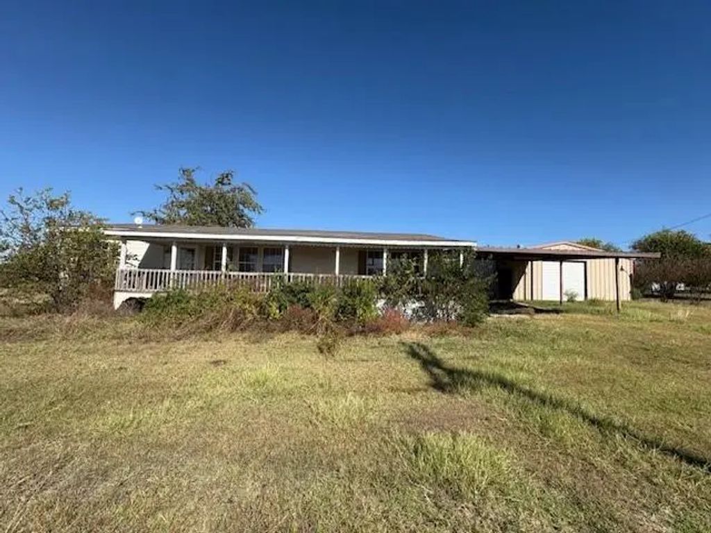 8224 County Road 913, Godley