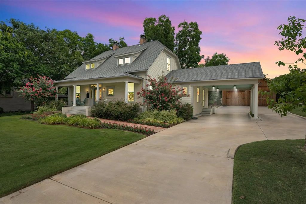 404 E Wall Street, Grapevine