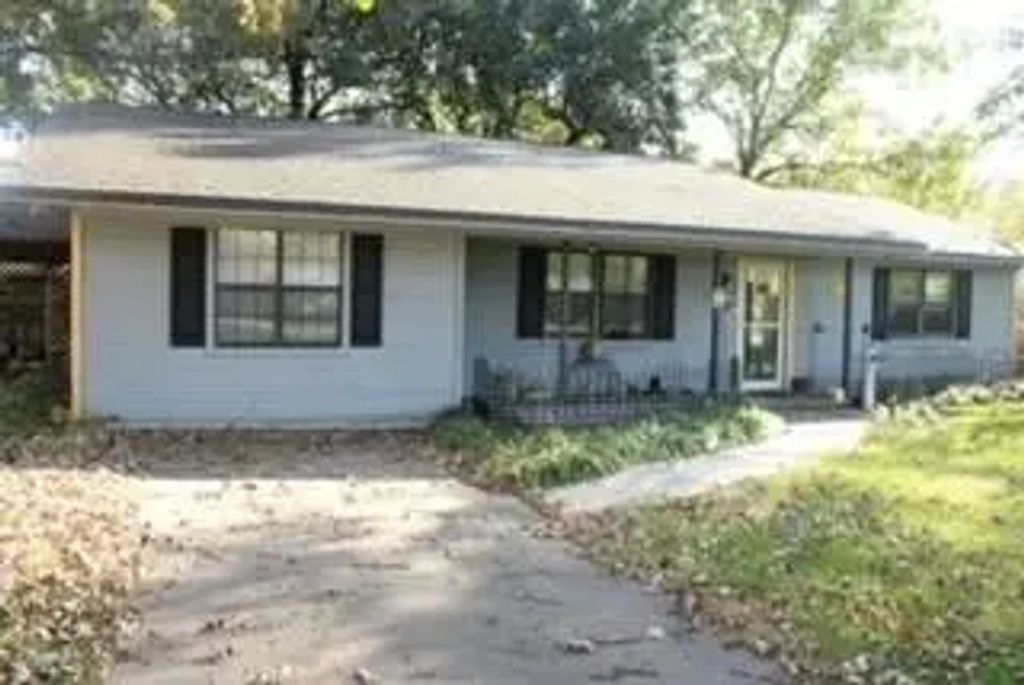 308 E 8th Street, Kemp