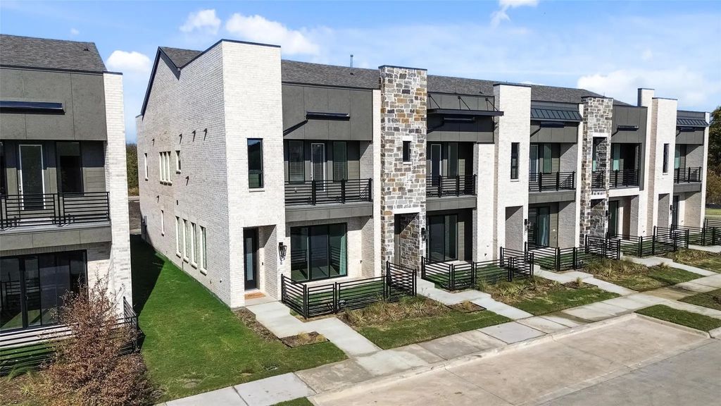 1168 Daybreak Drive 1168, Allen