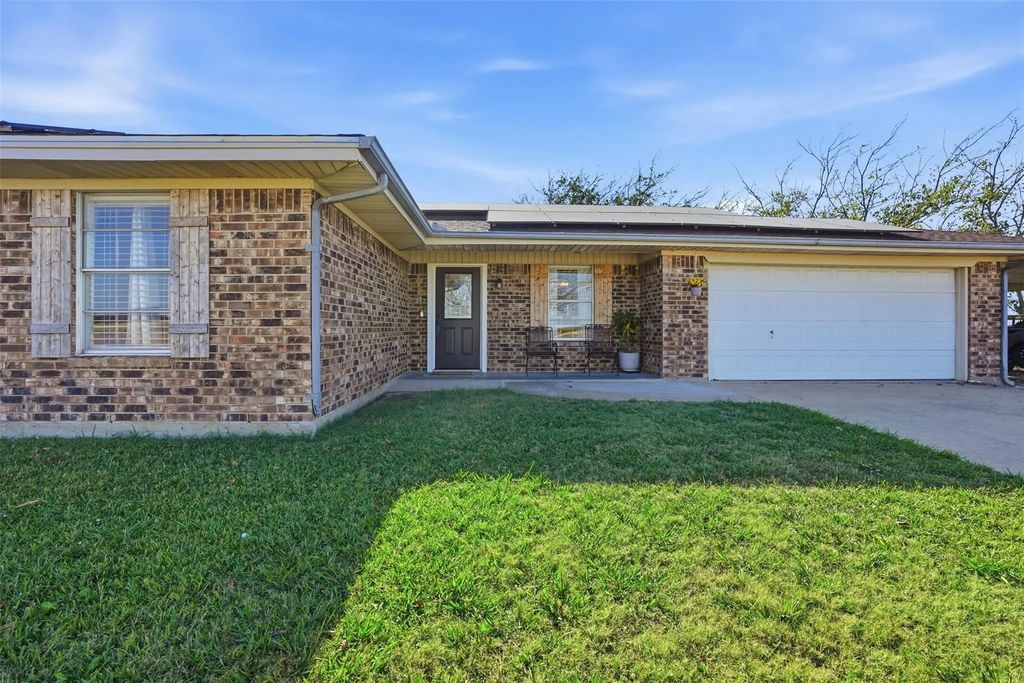 3048 S Highway 171, Cleburne