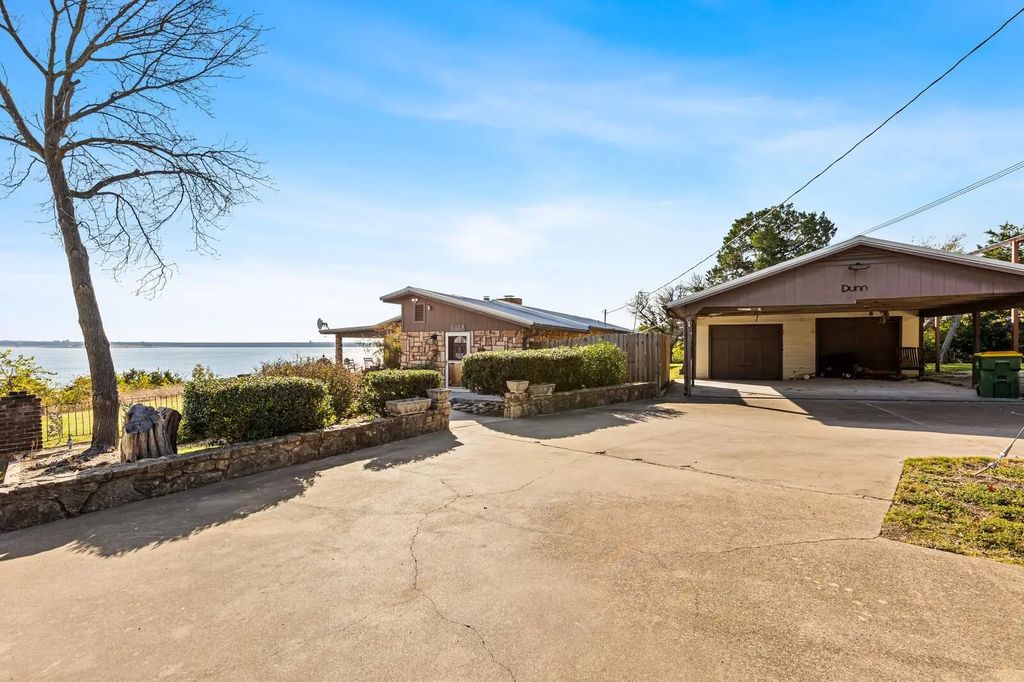 148 County Road 1740, Clifton