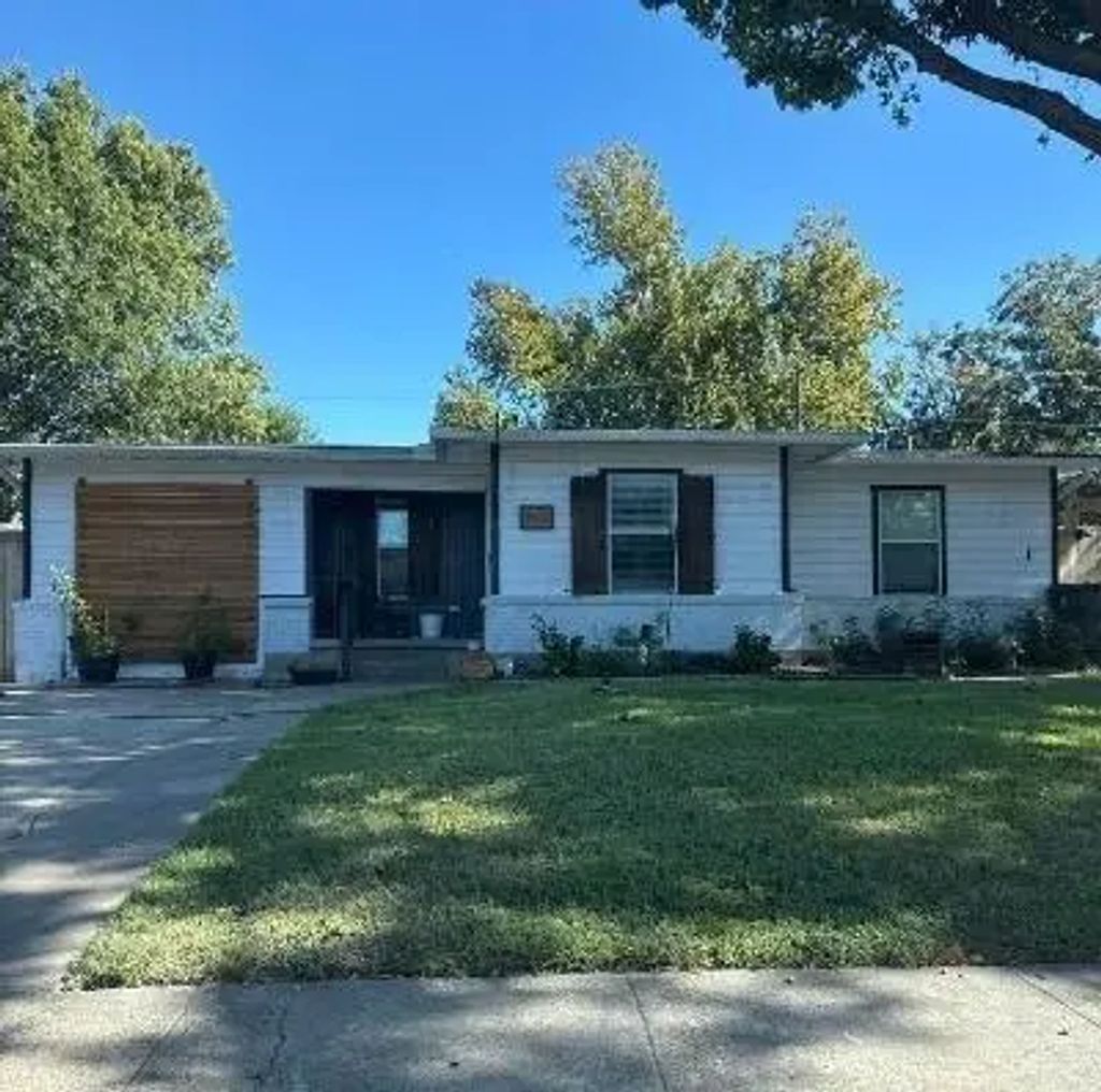 1524 Hilltop Drive, Garland