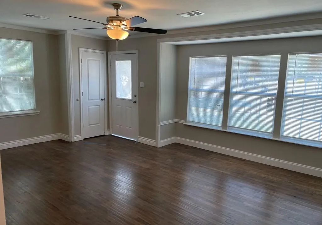 330 W Morgan Street, Denison