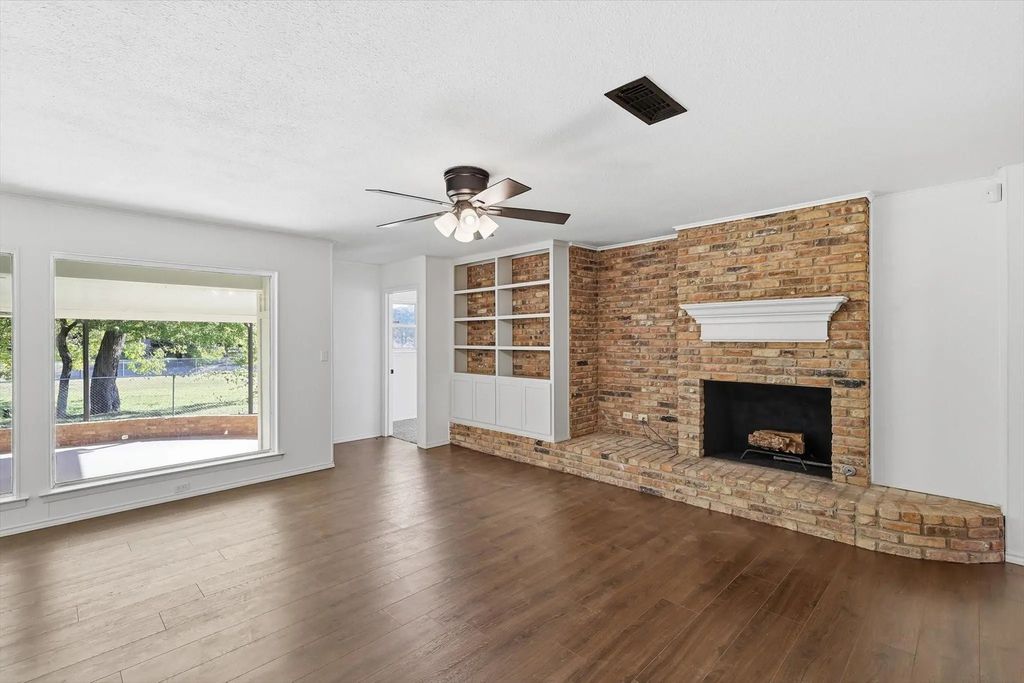 1208 Birch Street, Hurst
