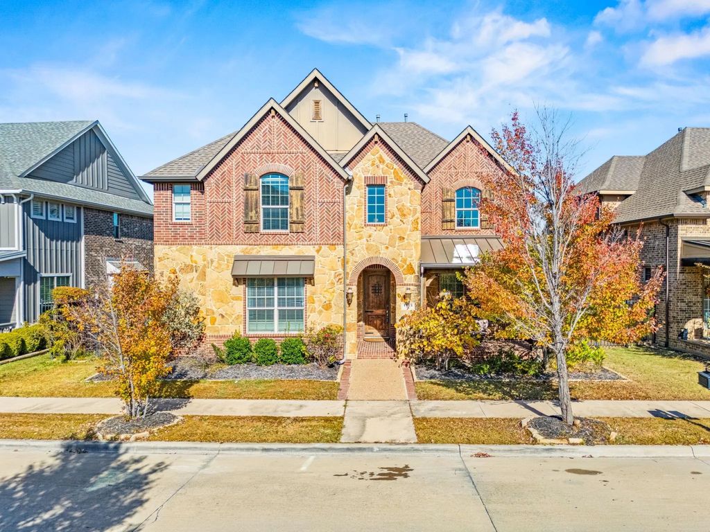 1123 Autumn Mist Way, Arlington