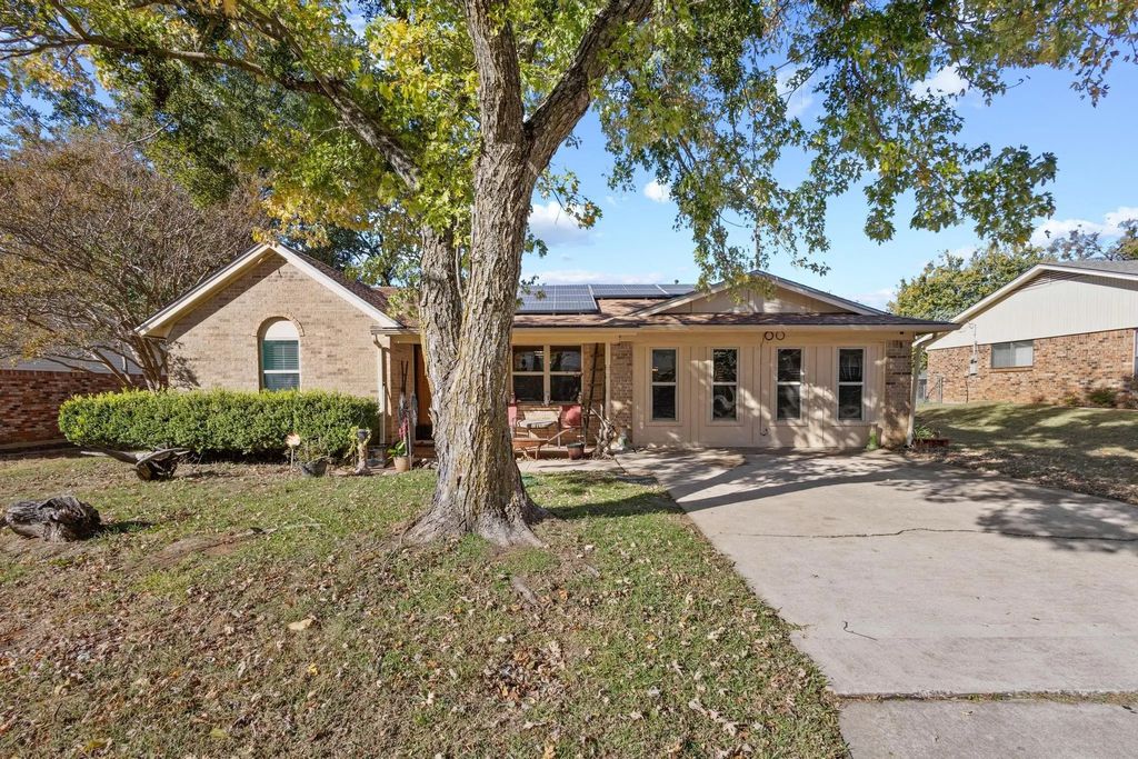 1417 Morrison Drive, Denison