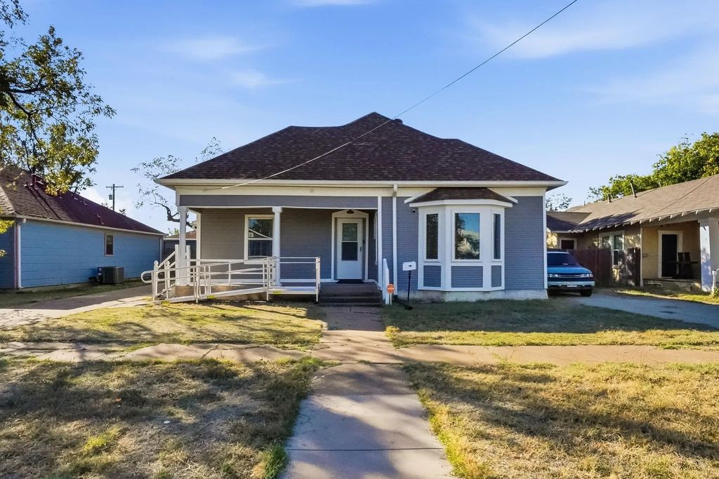 1737 N 3rd Street, Abilene