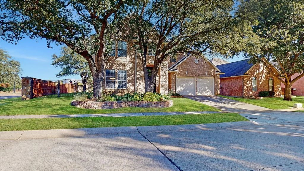 200 Patricia Lane, Highland Village
