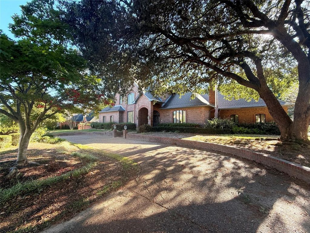 1606 Woodlands Drive, Tyler