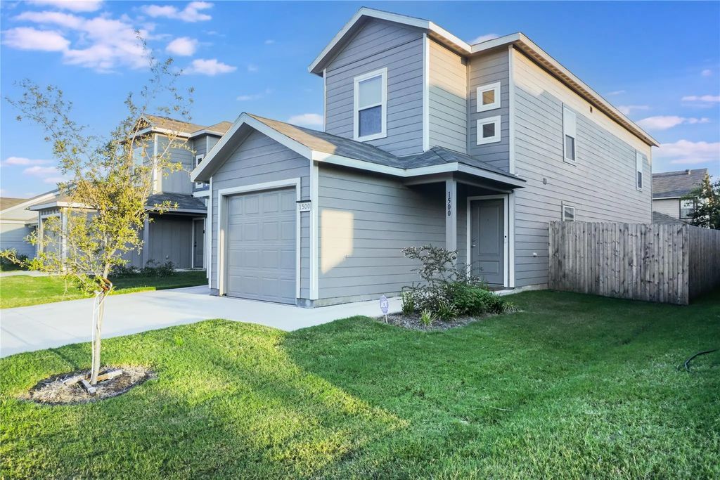 1500 Teak Lane, Fort Worth