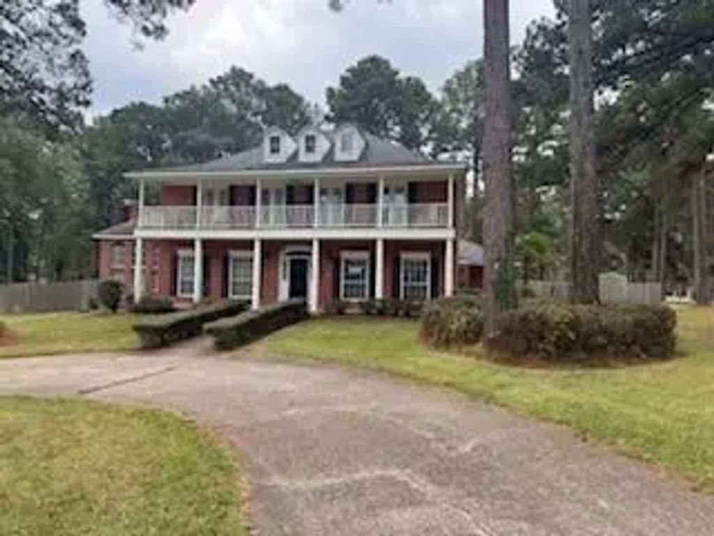 9802 Neesonwood Drive, Shreveport