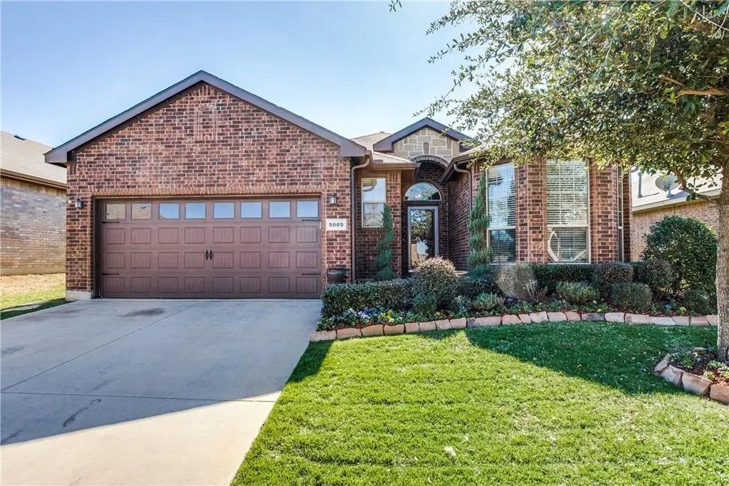 5005 Carnoustie Trail, Arlington