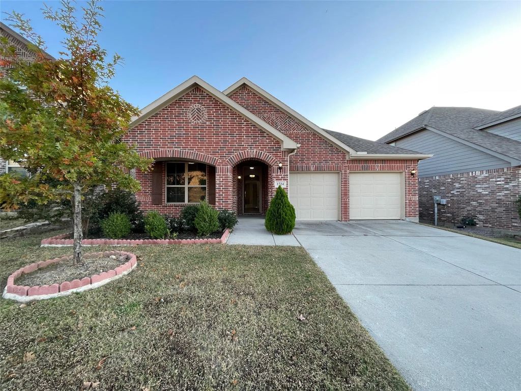 1724 Lone Lynx Way, Wylie