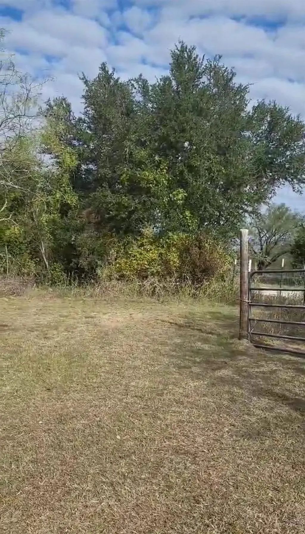 200 Private Road 1402, Morgan