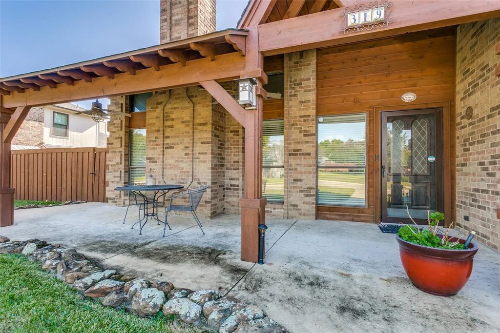 319 Ashley Drive, Coppell