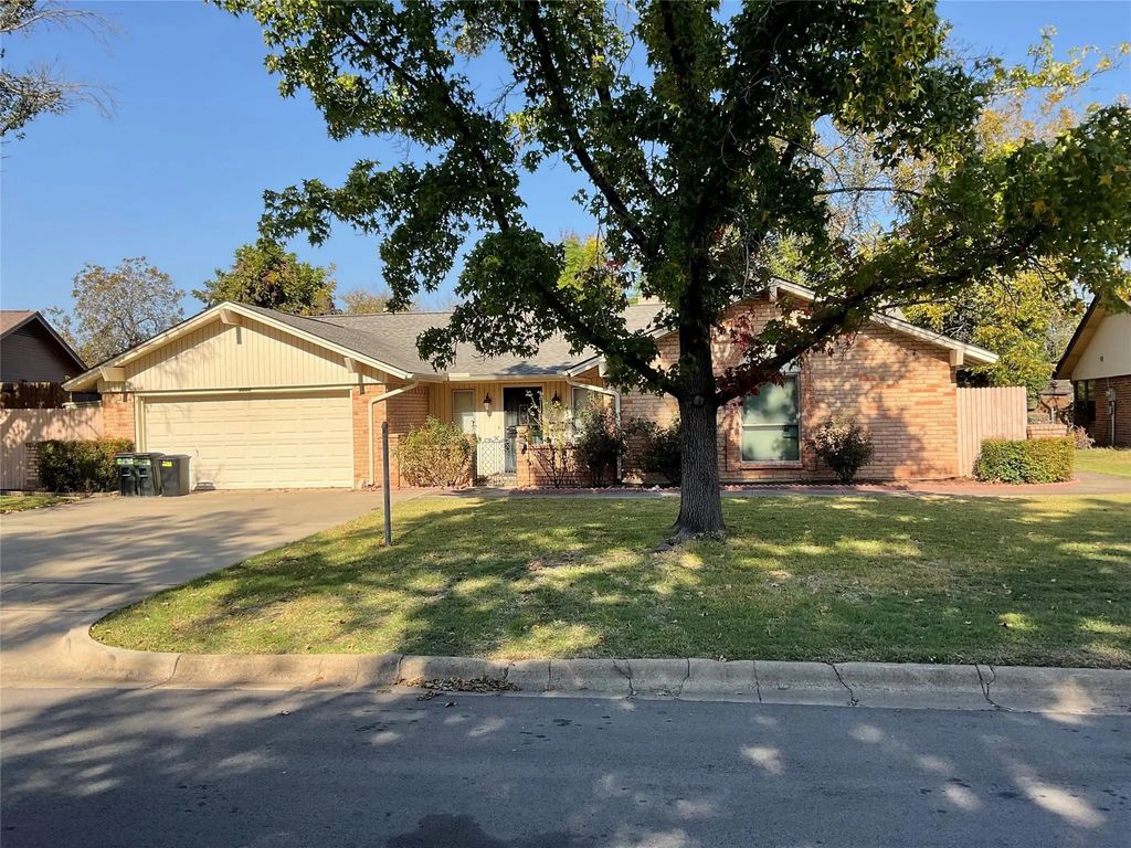 9000 Sirocka Drive, Benbrook