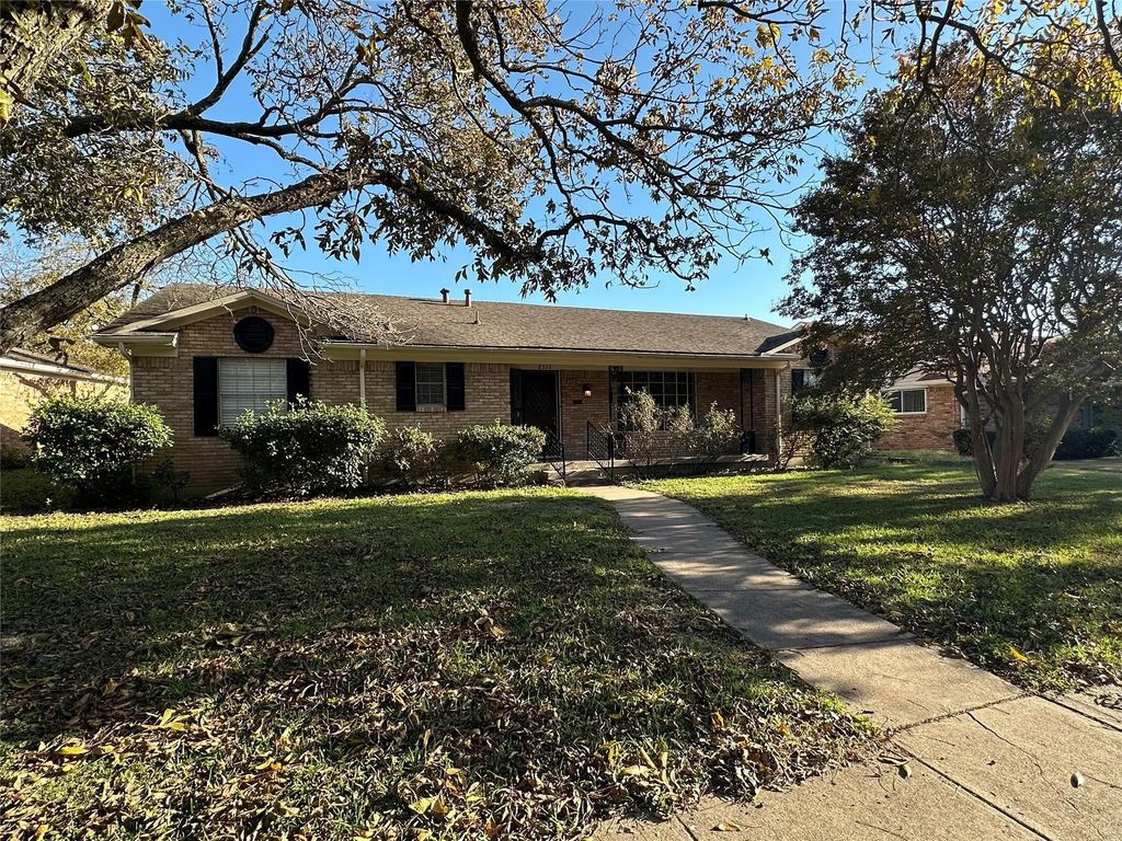 8332 Van Pelt Drive, Dallas