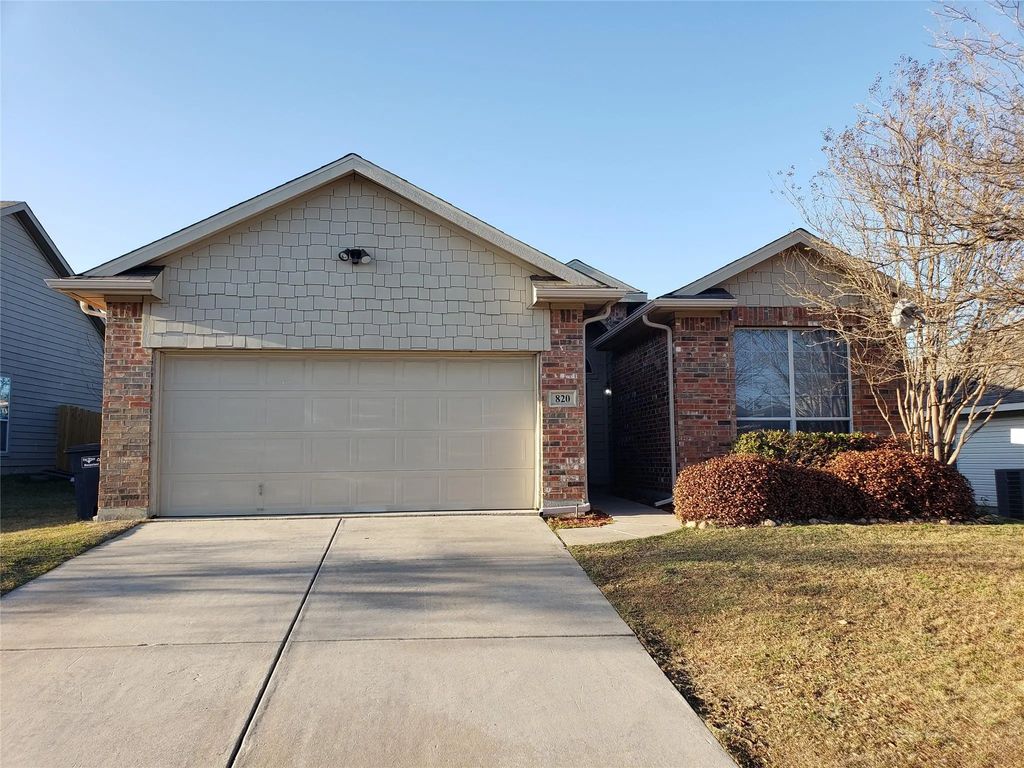 820 Poncho Lane, Fort Worth