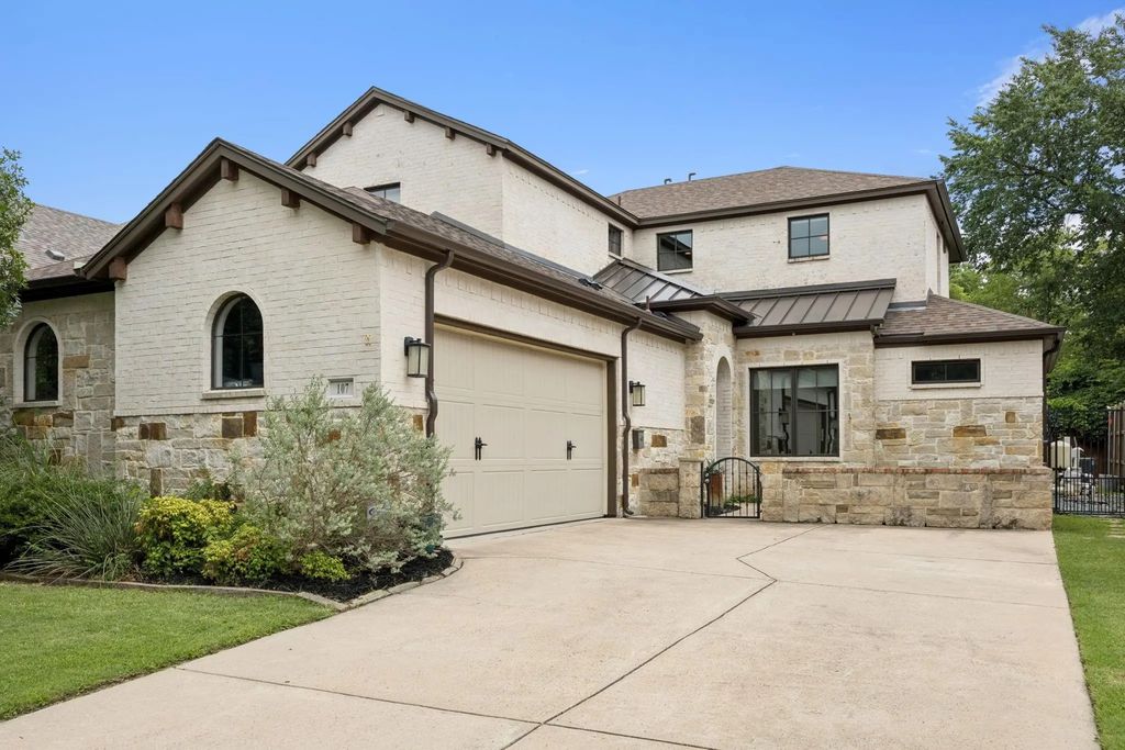 107 W Peach Street, Grapevine