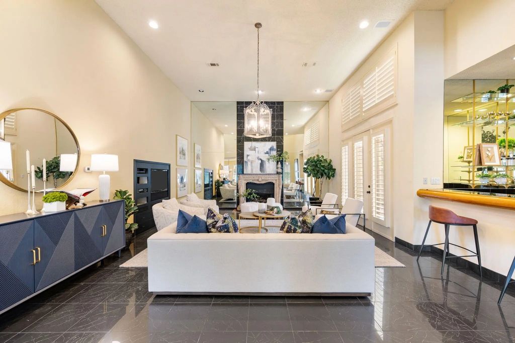 3118 Shadow Drive W, Arlington