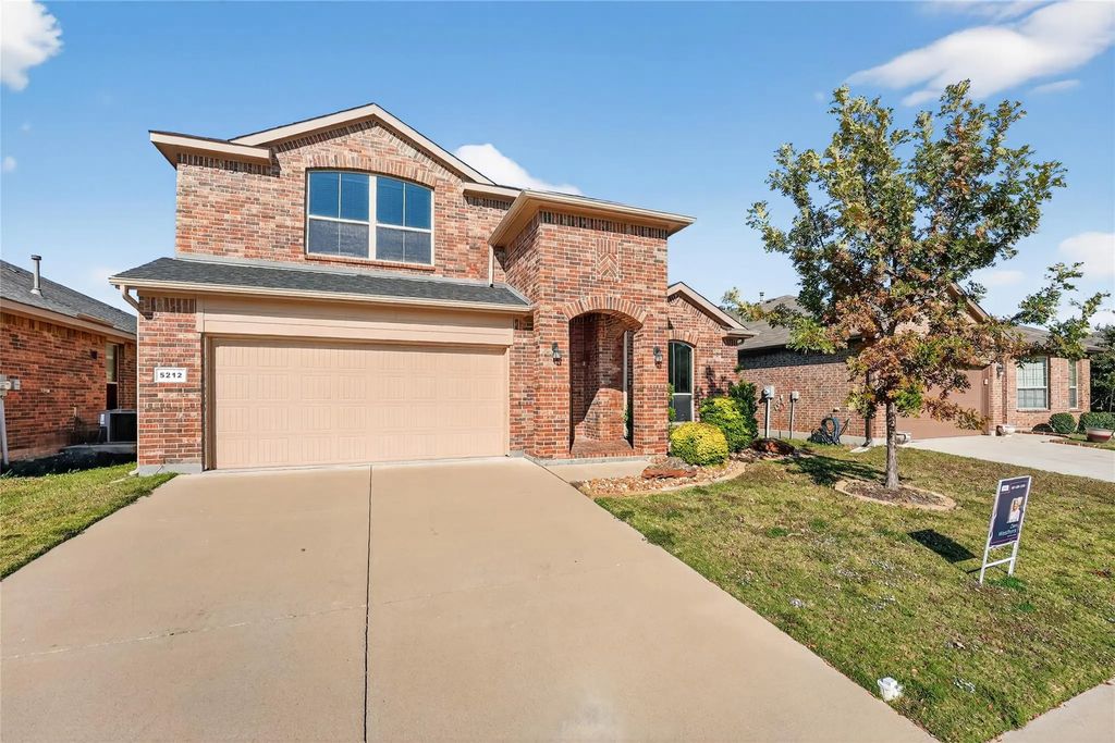 5212 Sugarcane Lane, Fort Worth