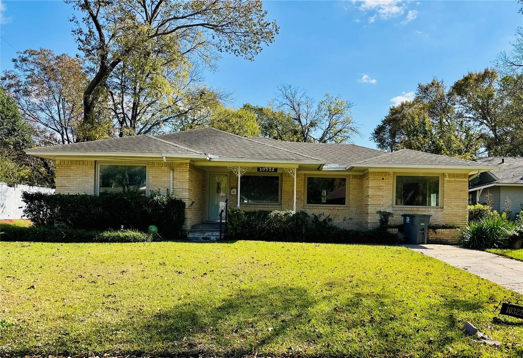10322 Pinecrest Drive, Dallas
