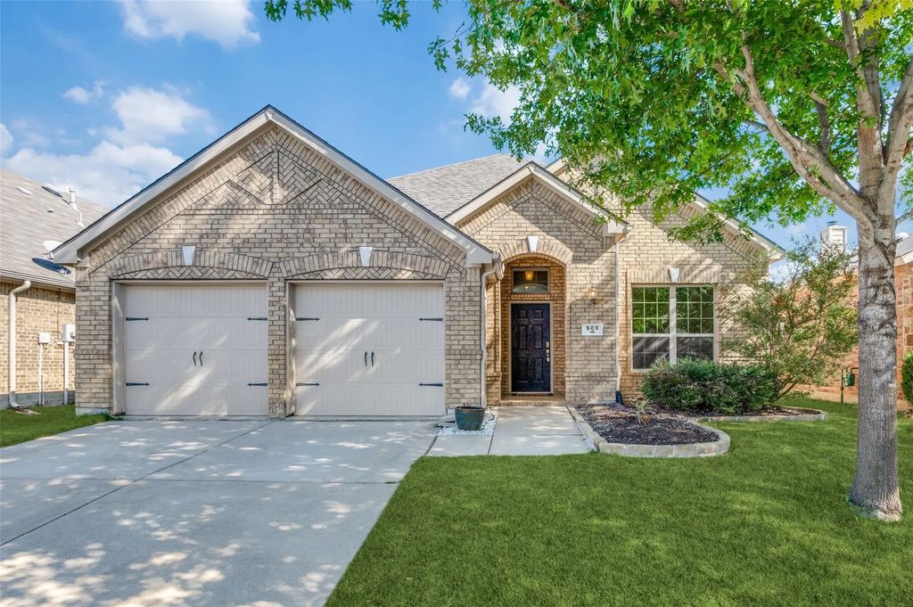 909 Green Coral Drive, Little Elm