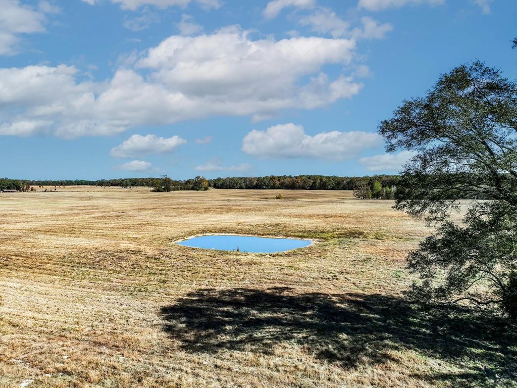Cr 3310, De Kalb