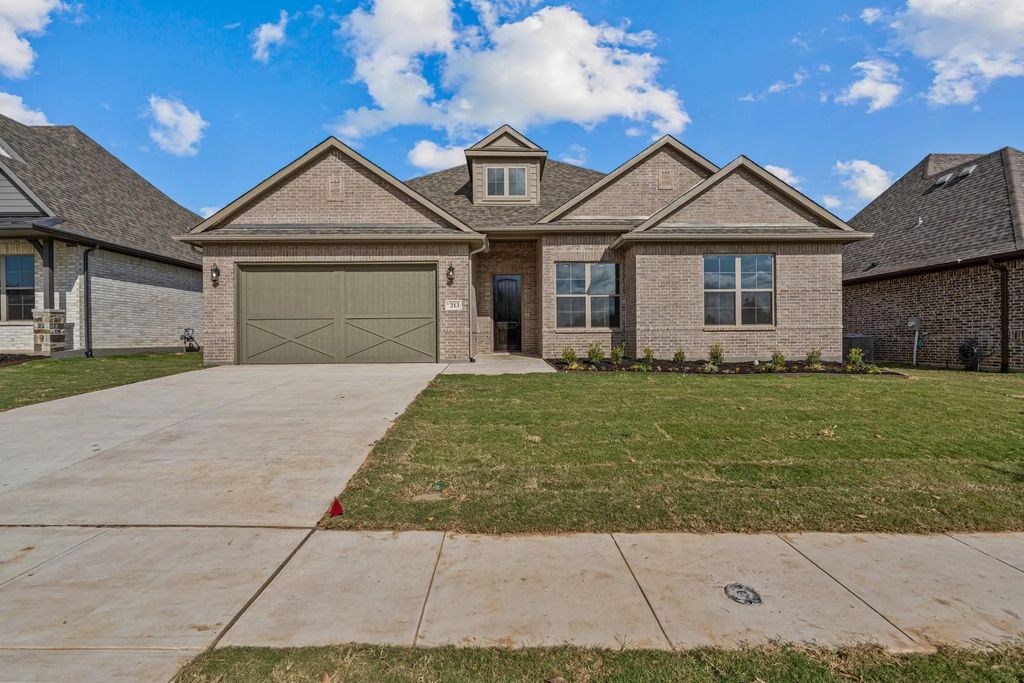 213 Cresta Circle, Keller