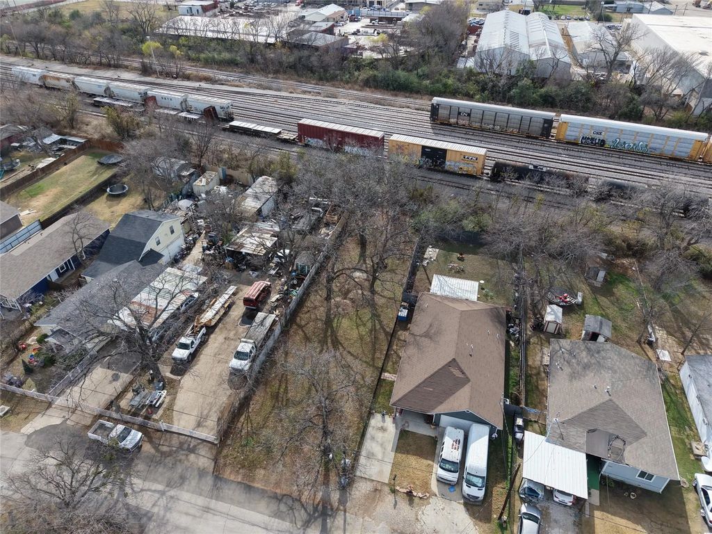1906 Muncie Avenue, Dallas