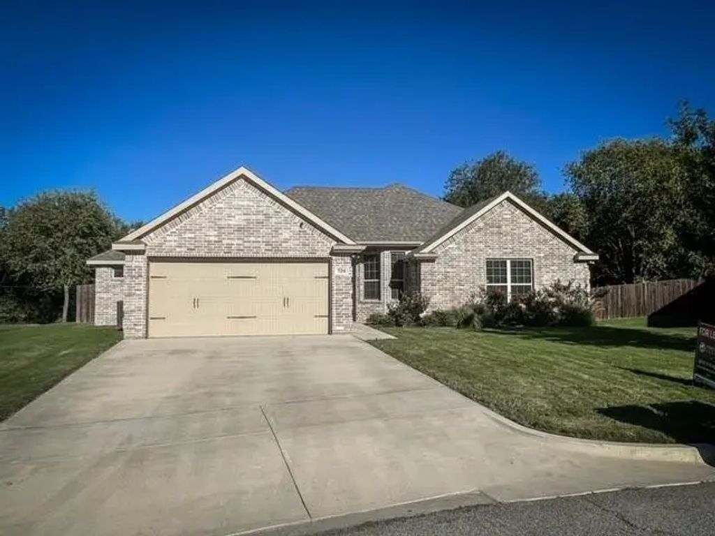 724 Westgate Drive, Aledo