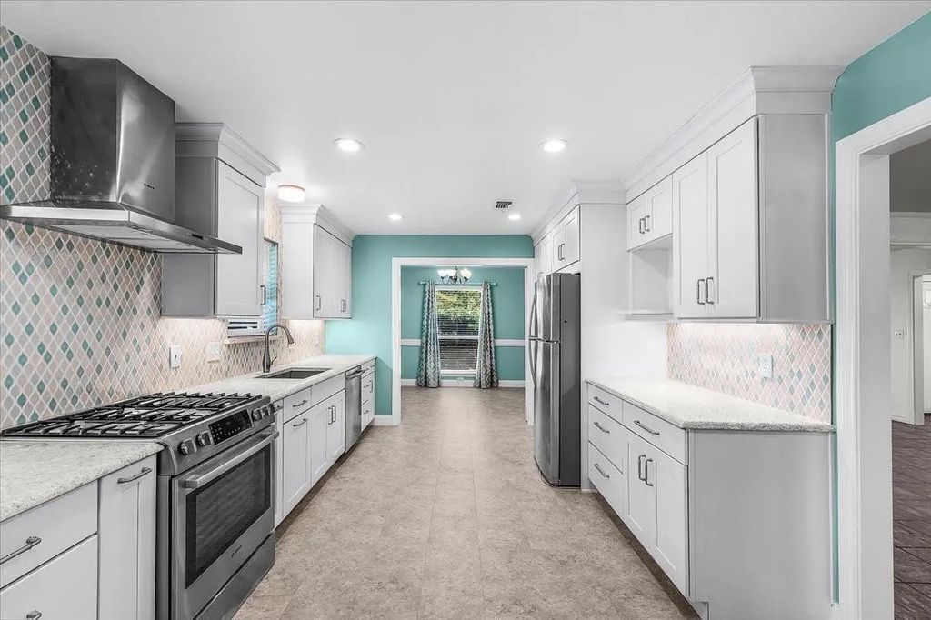 2211 Ascot Lane, Denton
