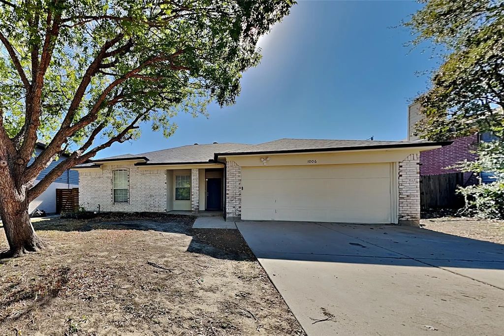 1006 Flamewood Drive, Arlington