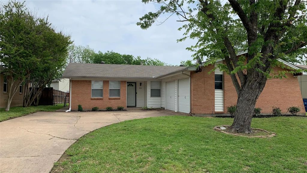 909 Memorial Drive, Wylie