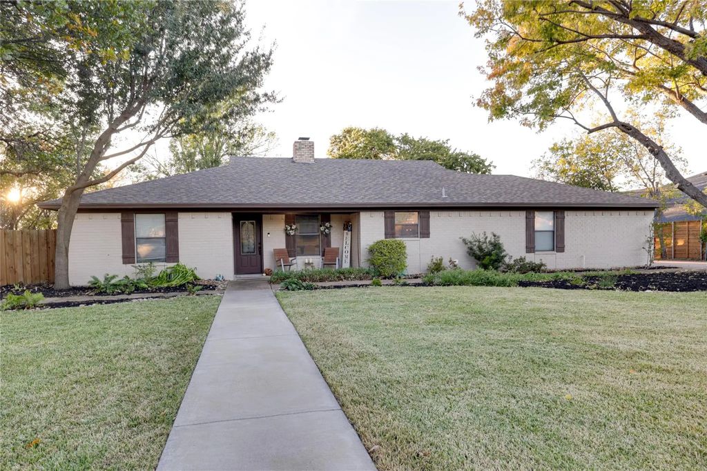1117 Hillside Drive, Keller