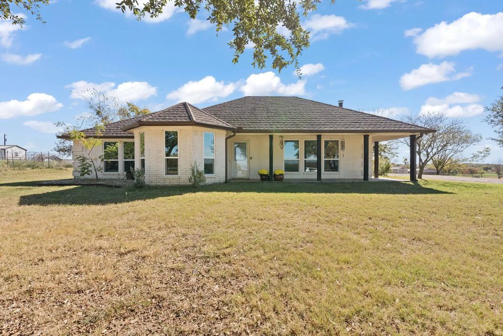 1013 Highland Road, Cleburne
