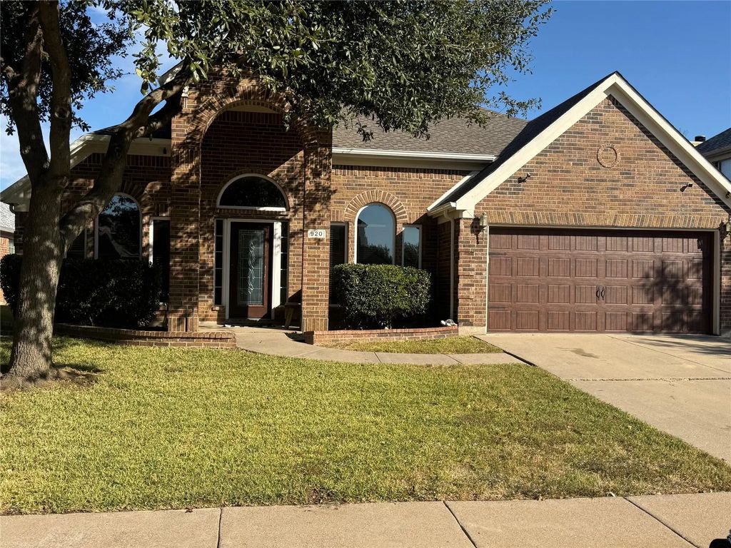 920 Chestnut Avenue, Burleson