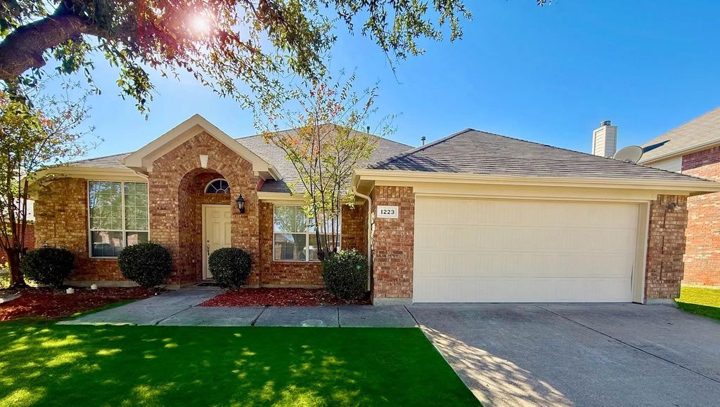1223 Fleetwood Cove Drive, Grand Prairie