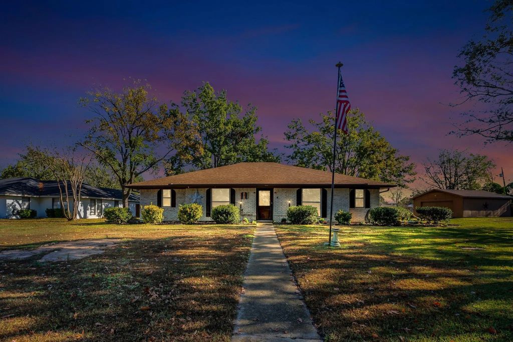 310 Rash Lane, Terrell