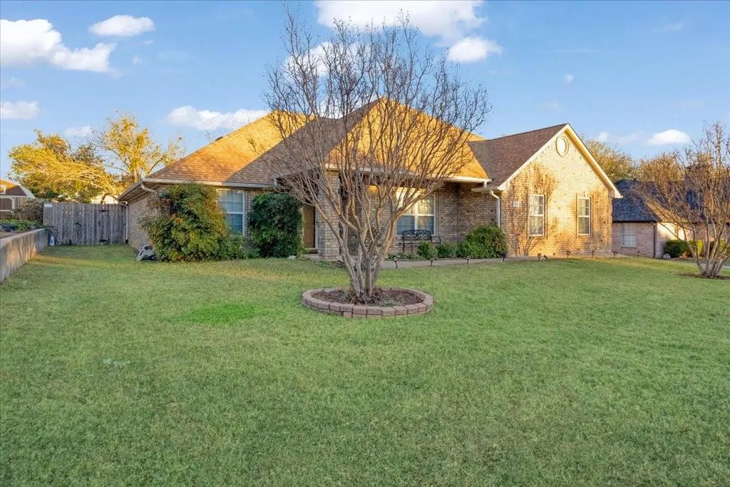 113 Ginger Drive, Pottsboro